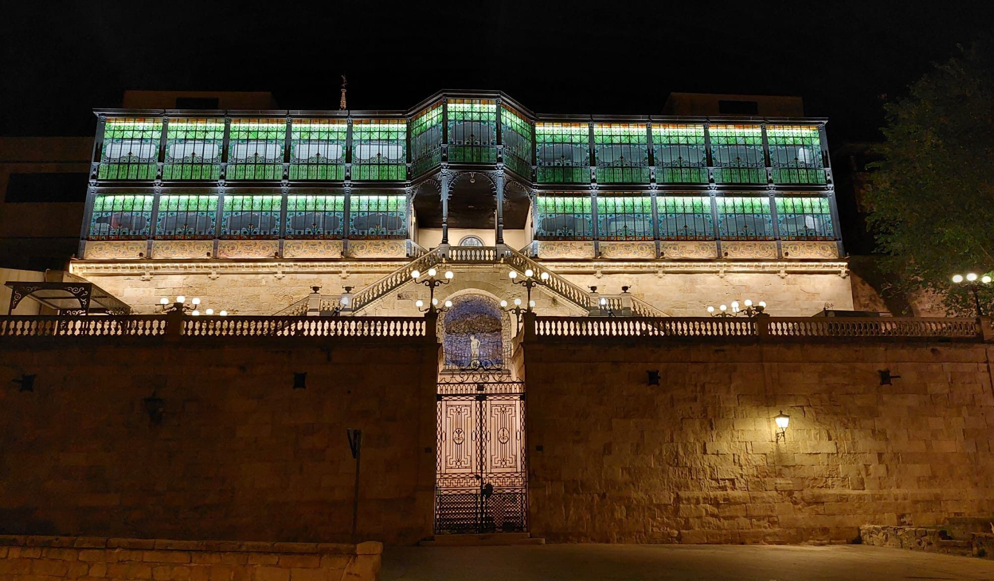 Casa Lis iluminada Salamanca